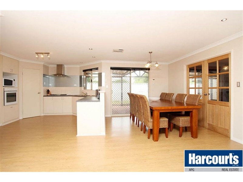 20 Hertford Elbow, College Grove WA 6230
