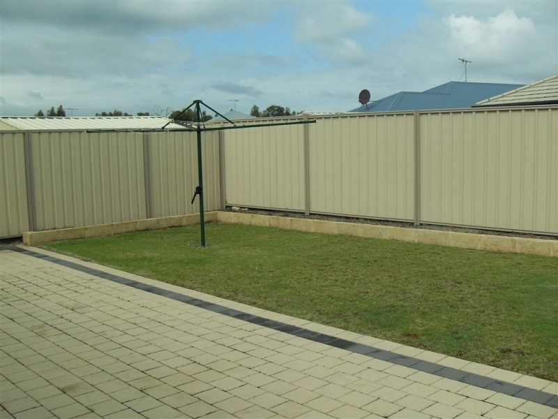 11 Huxtable Road, Capel WA 6271