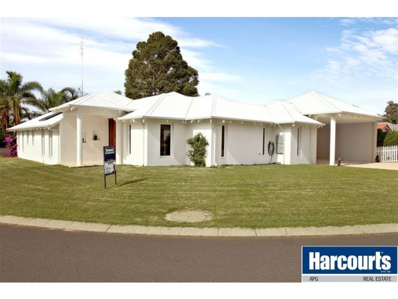 5 Christchurch Place, College Grove WA 6230