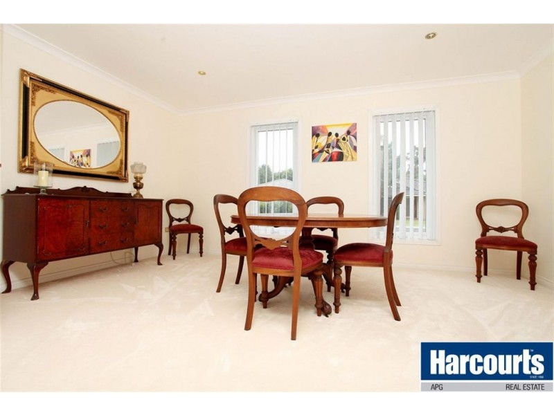 5 Christchurch Place, College Grove WA 6230