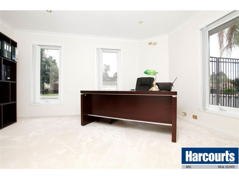 5 Christchurch Place, College Grove WA 6230