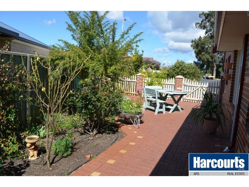 8 Vaughans Way, Australind WA 6233