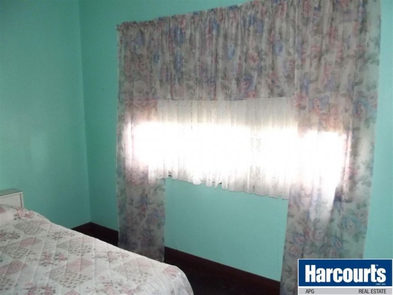 4 Paull Street, Collie WA 6225