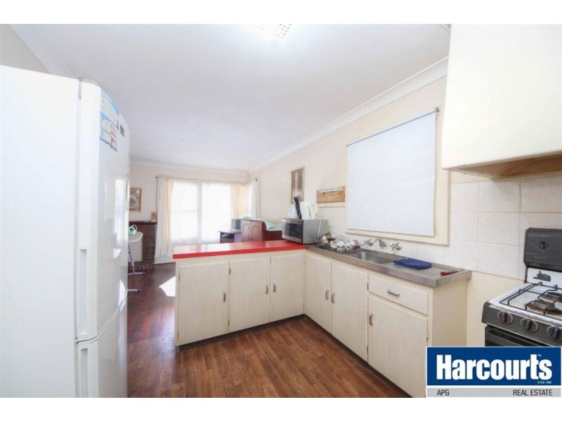 11 Kestral Street, Withers WA 6230