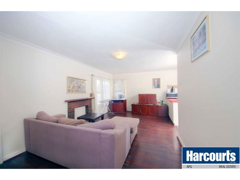 11 Kestral Street, Withers WA 6230