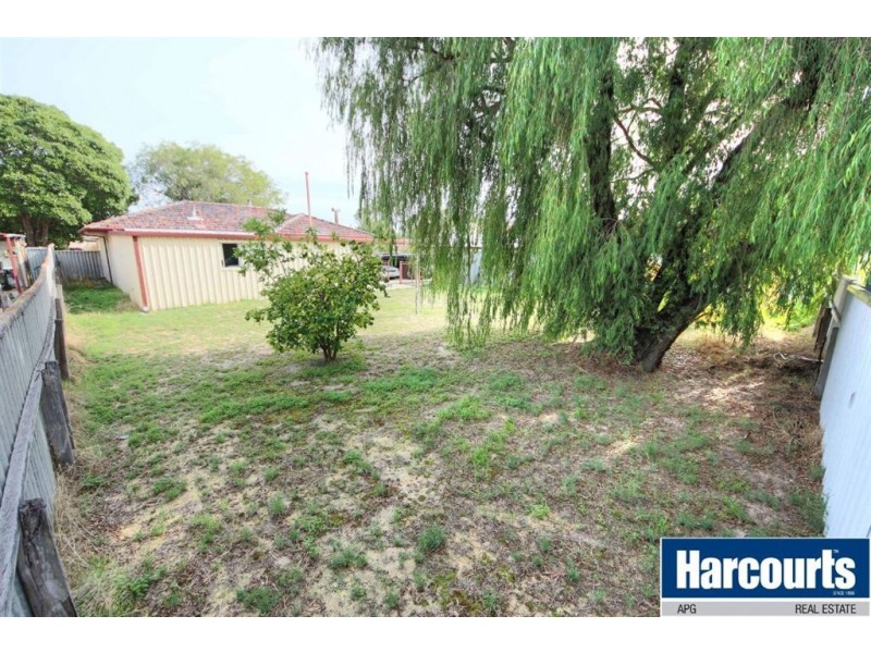 11 Kestral Street, Withers WA 6230