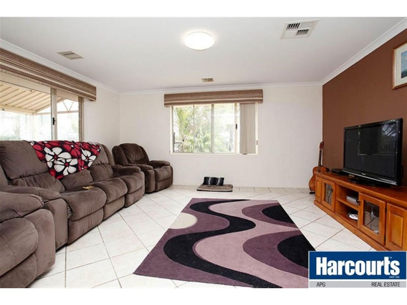 13 Lefroy Place, Usher WA 6230