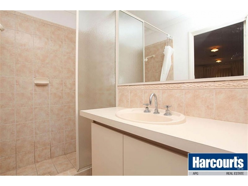 13 Lefroy Place, Usher WA 6230