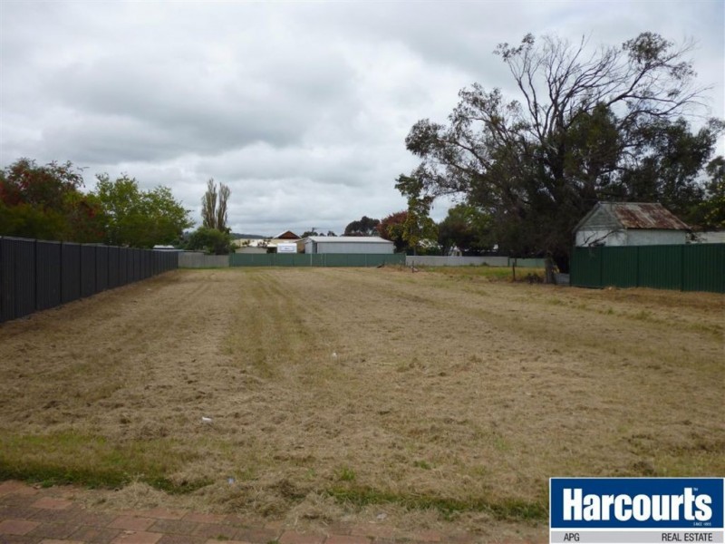 29 Russell Road, Burekup WA 6227