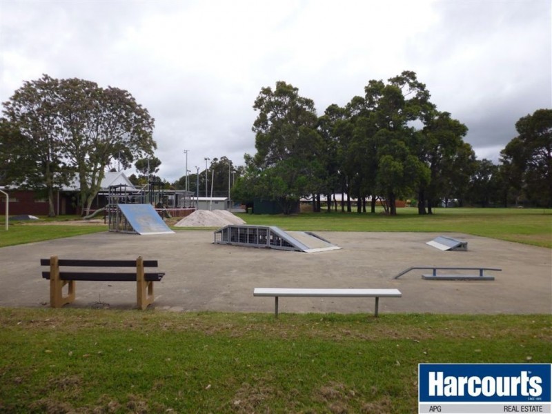 29 Russell Road, Burekup WA 6227