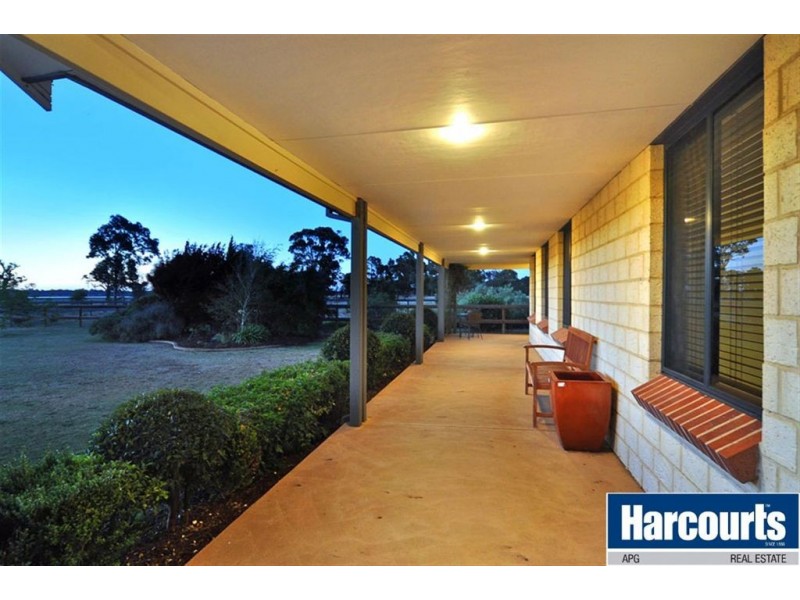 700 Cathedral Avenue, Leschenault WA 6233