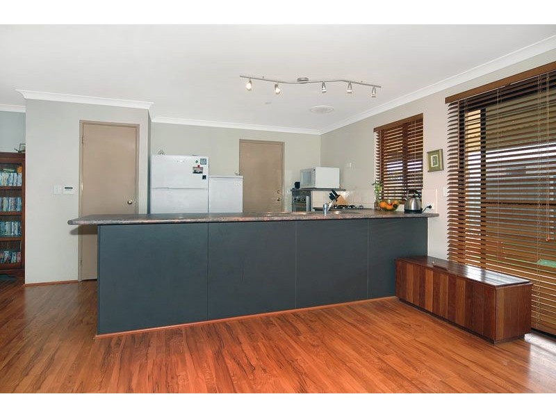 6 Woodquay Avenue, Australind WA 6233