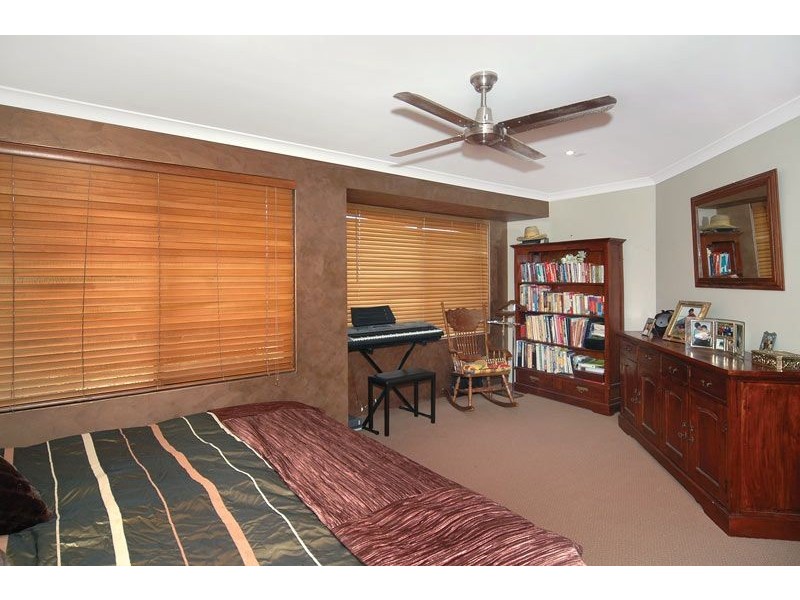 6 Woodquay Avenue, Australind WA 6233