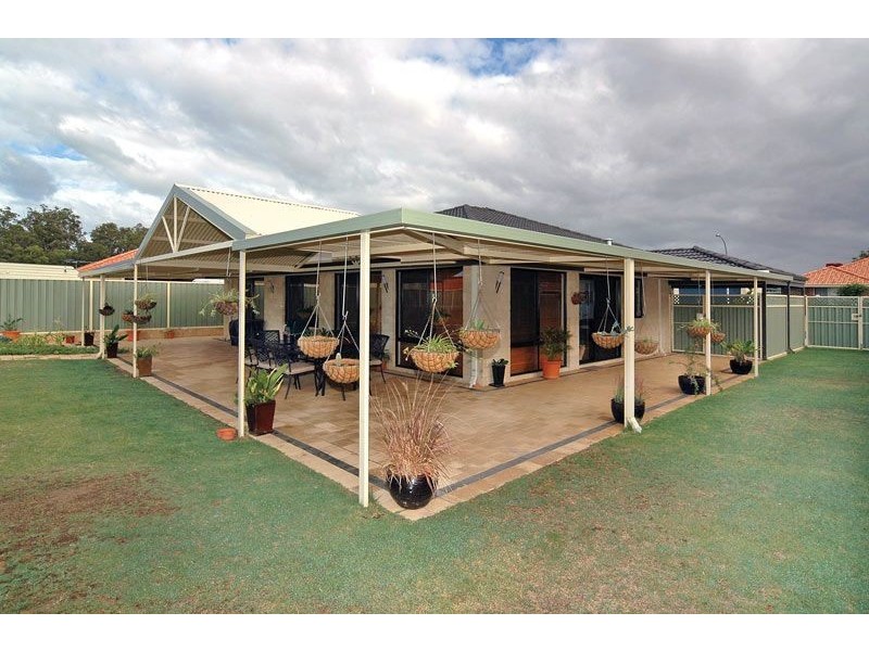 6 Woodquay Avenue, Australind WA 6233