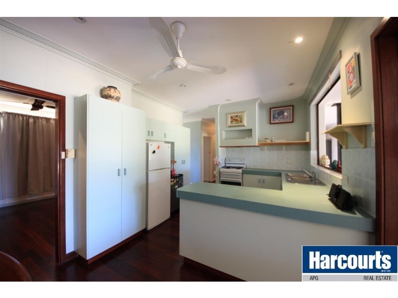 10 Lucy Crescent, Brunswick WA 6224