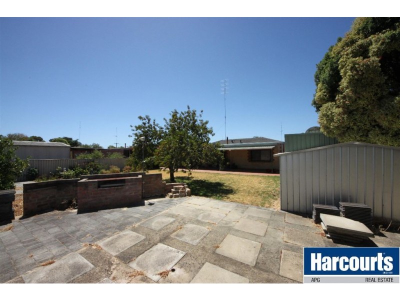 10 Lucy Crescent, Brunswick WA 6224