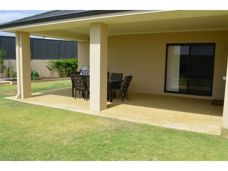 13 Henderson Crescent, Australind WA 6233