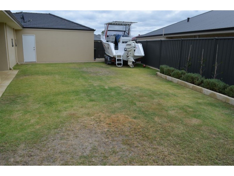 13 Henderson Crescent, Australind WA 6233