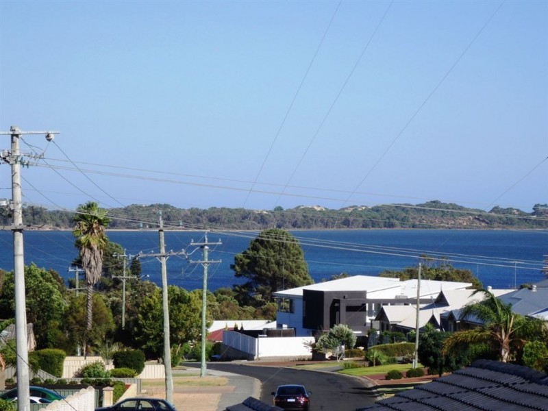 28 Henderson Crescent, Australind WA 6233