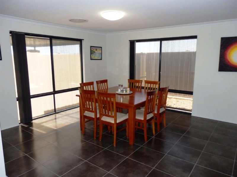 28 Henderson Crescent, Australind WA 6233