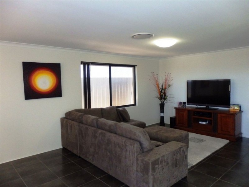 28 Henderson Crescent, Australind WA 6233