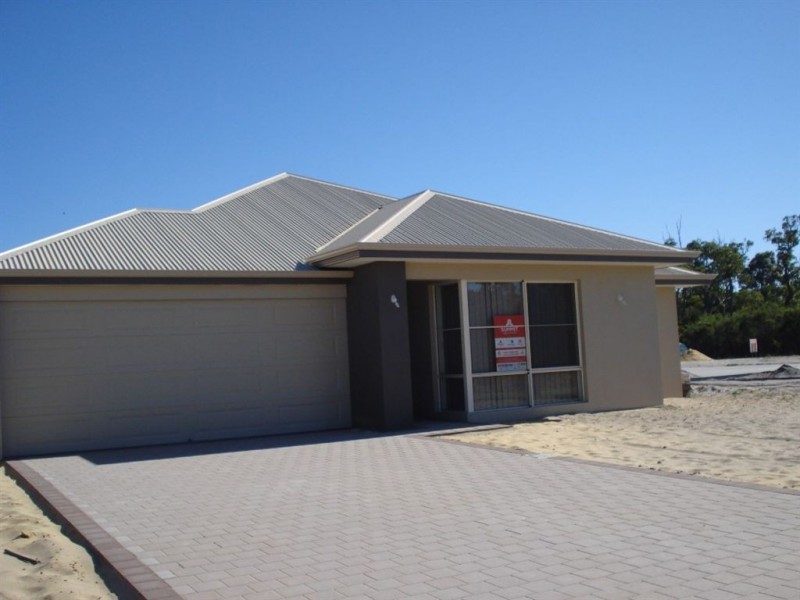 15 Waterford Way, Australind WA 6233