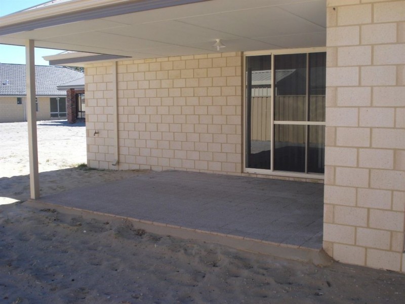 15 Waterford Way, Australind WA 6233