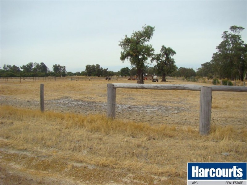 8 Holland Loop, Dardanup West WA 6236