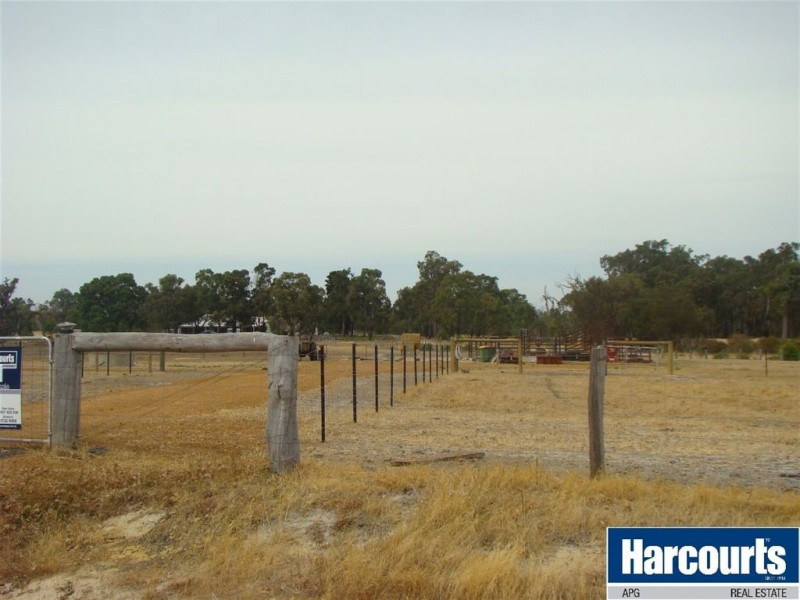 8 Holland Loop, Dardanup West WA 6236