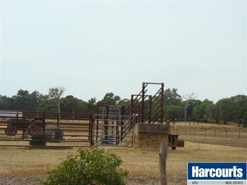 8 Holland Loop, Dardanup West WA 6236