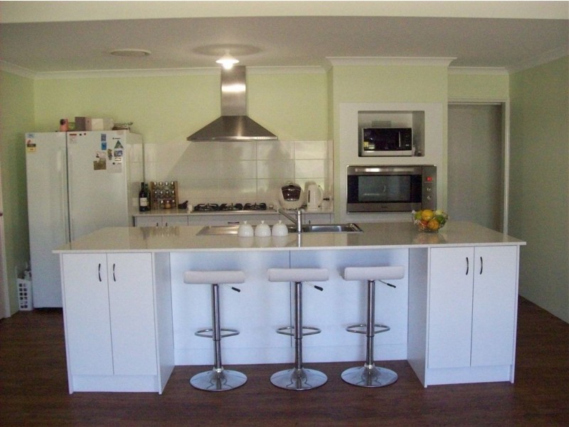 48 Leschenault Parade, Australind WA 6233