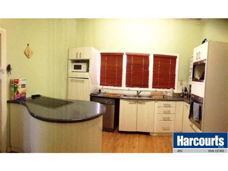 11 The Crescent, Brunswick WA 6224