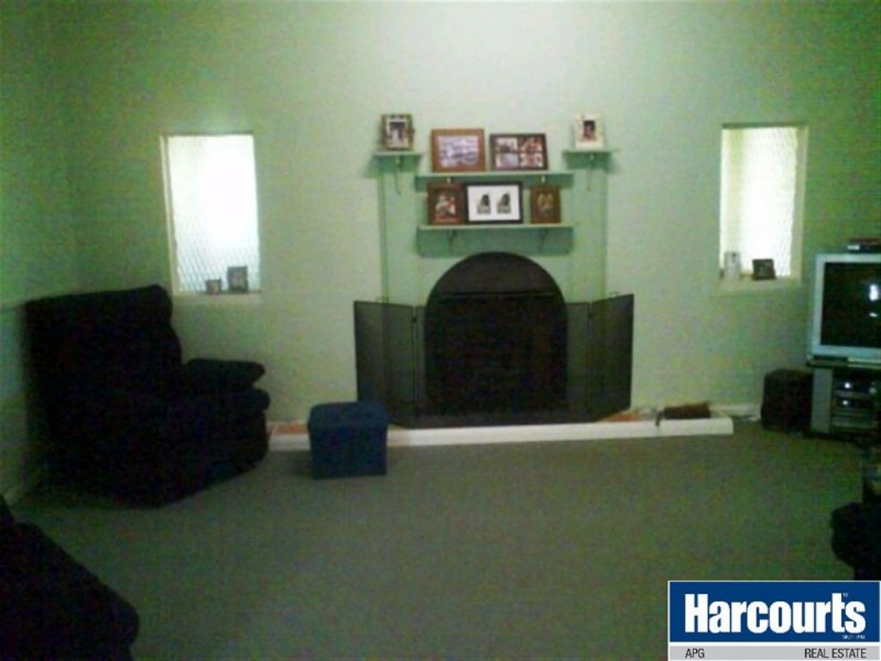 11 The Crescent, Brunswick WA 6224