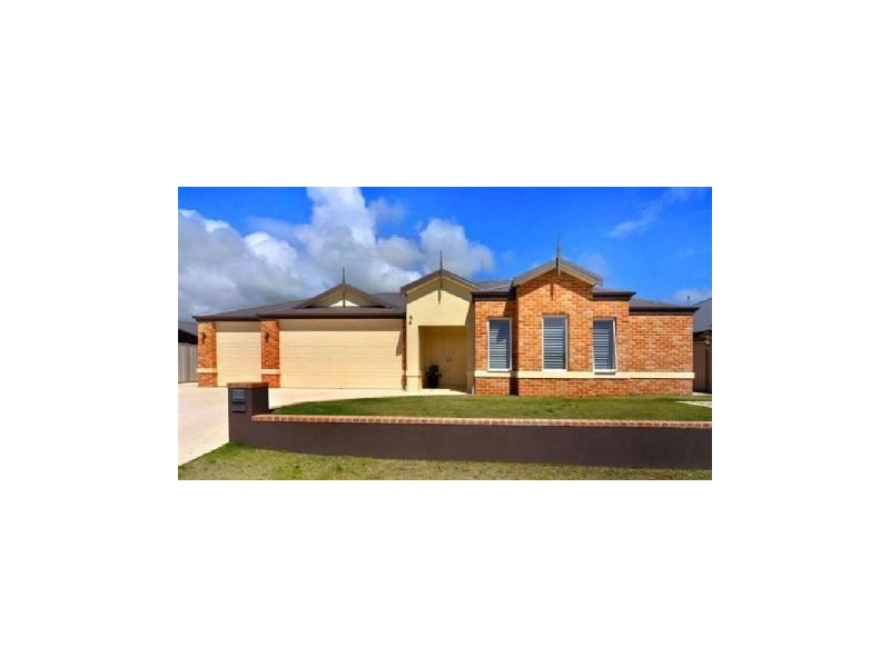10 Golden Beryl Avenue, Australind WA 6233