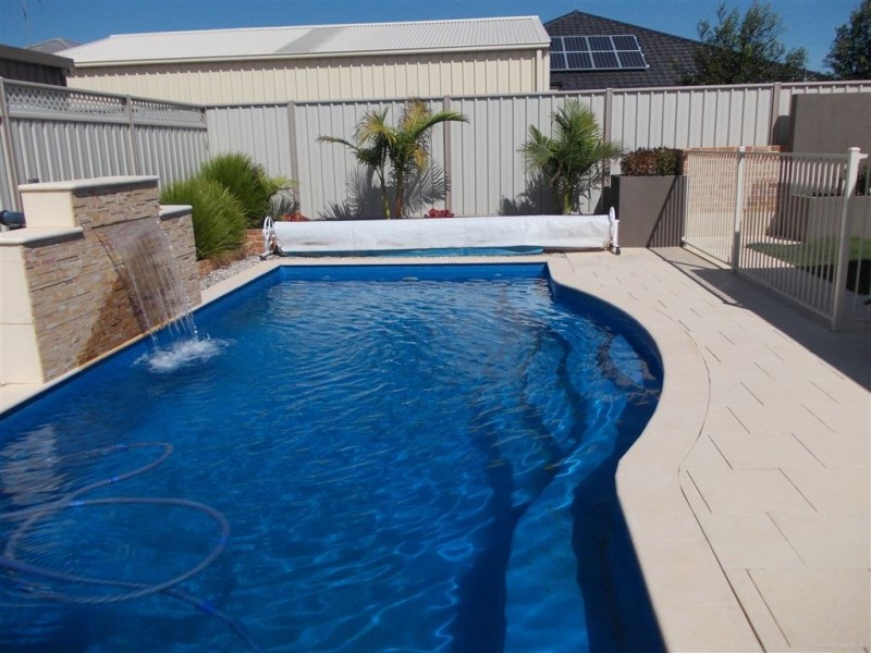 10 Golden Beryl Avenue, Australind WA 6233
