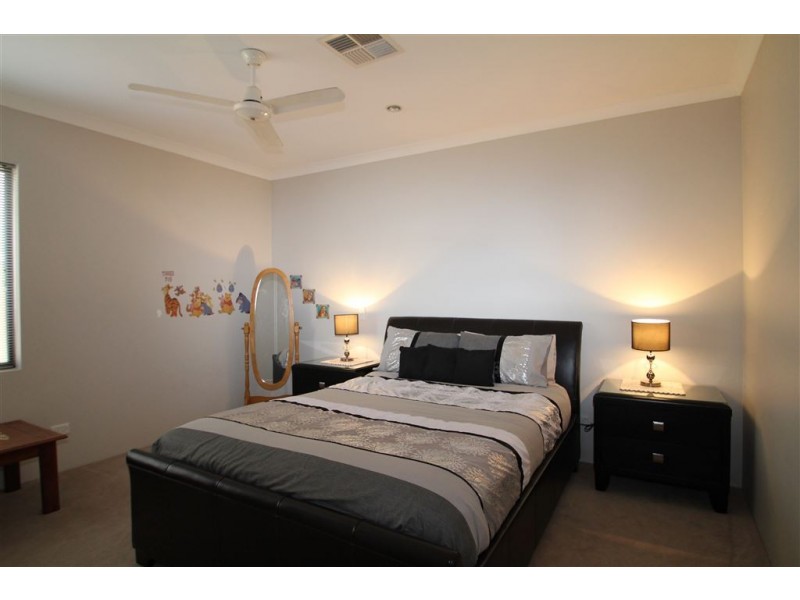 14 Gascoyne Circle, Millbridge WA 6232