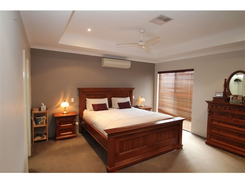 14 Gascoyne Circle, Millbridge WA 6232