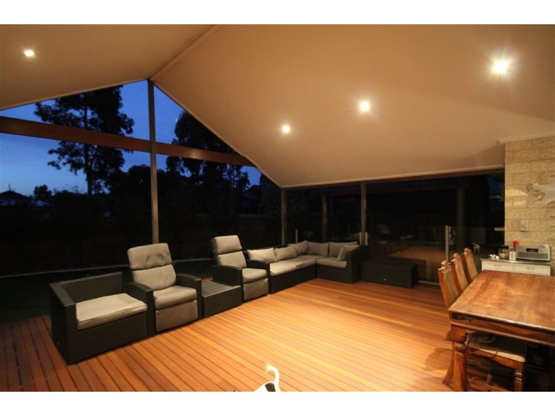 14 Gascoyne Circle, Millbridge WA 6232