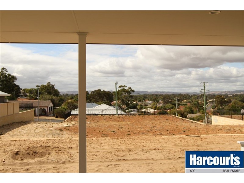 27 Eckersley Way, Australind WA 6233