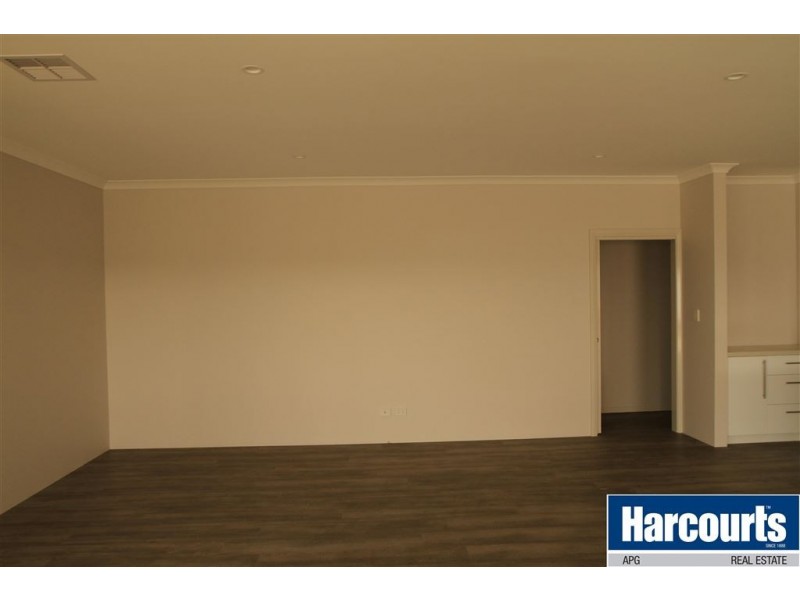 27 Eckersley Way, Australind WA 6233