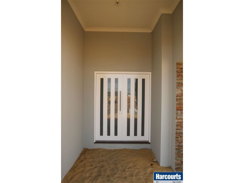 27 Eckersley Way, Australind WA 6233