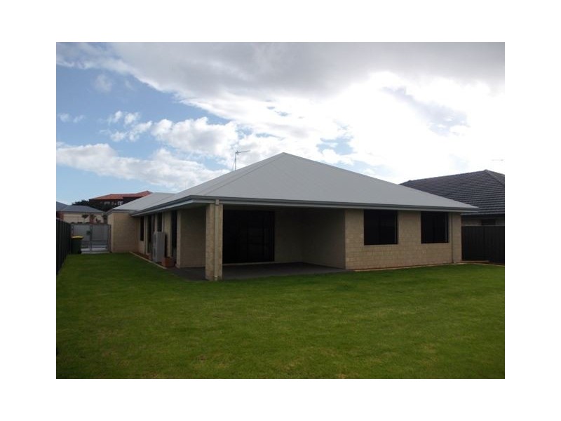 52 Barnes, Australind WA 6233
