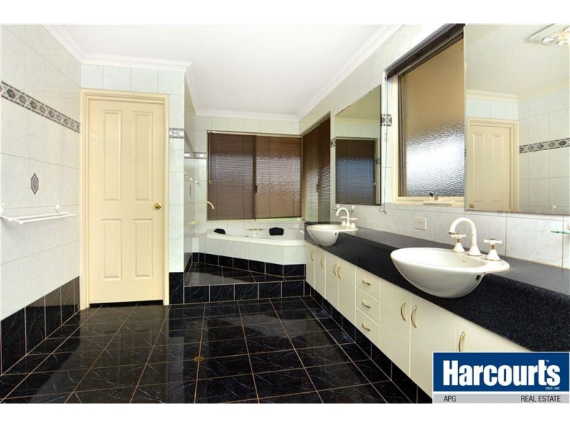 572 Cathedral Avenue, Leschenault WA 6233