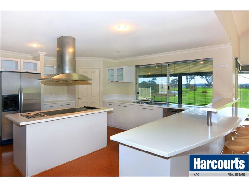 572 Cathedral Avenue, Leschenault WA 6233