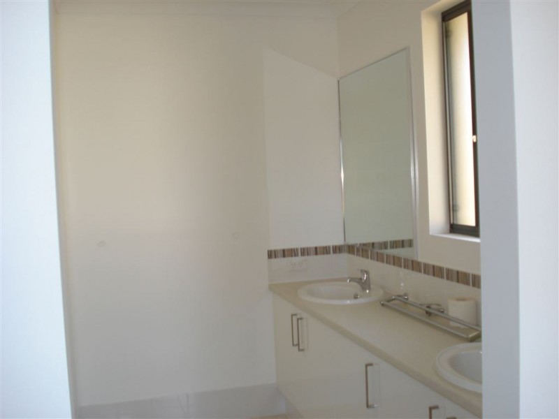 5 Mac Arthur Court, Australind WA 6233