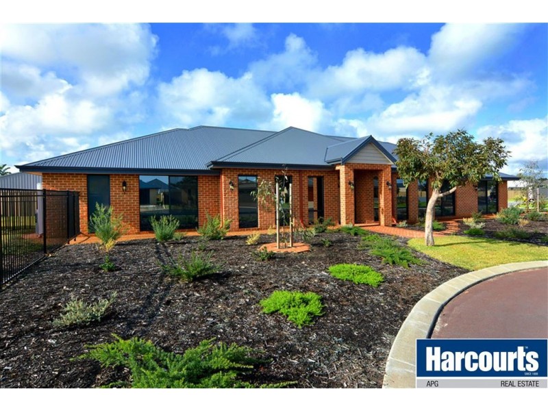 8 Clarence Crescent, Millbridge WA 6232