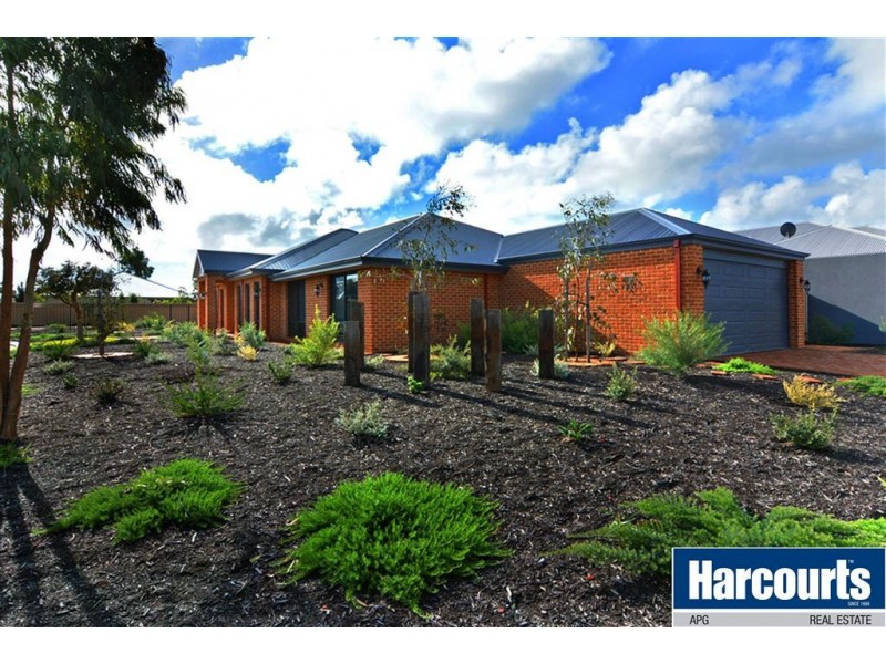 8 Clarence Crescent, Millbridge WA 6232