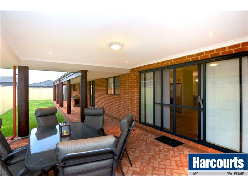 8 Clarence Crescent, Millbridge WA 6232