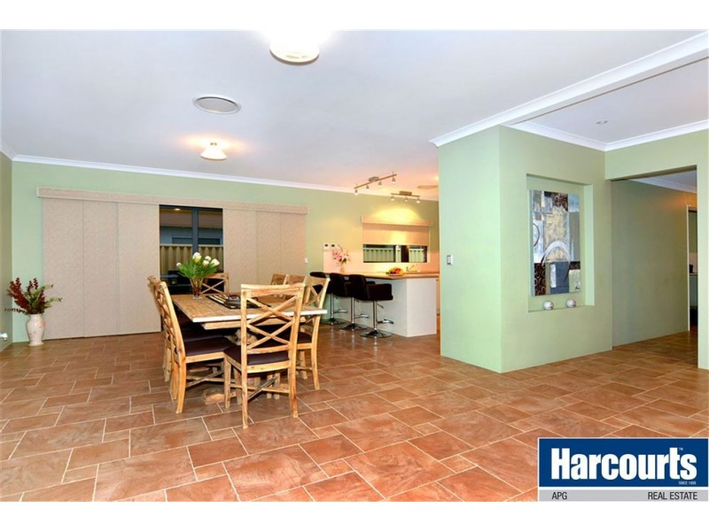 8 Clarence Crescent, Millbridge WA 6232