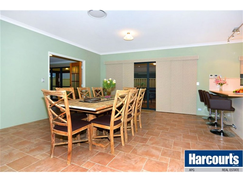 8 Clarence Crescent, Millbridge WA 6232